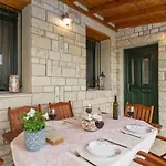 Konstas Stone Island House In Meganisi Дом отдыха