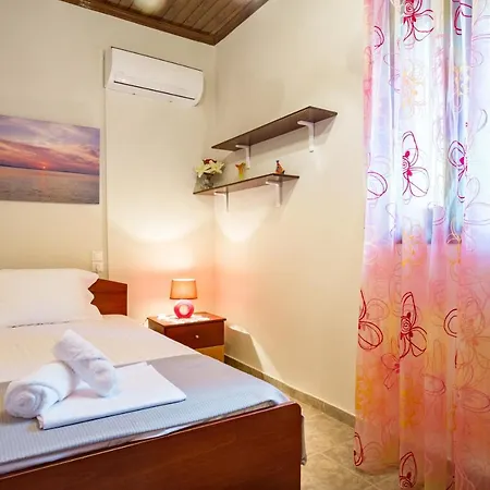 Holiday home Konstas Stone Island House In Meganisi