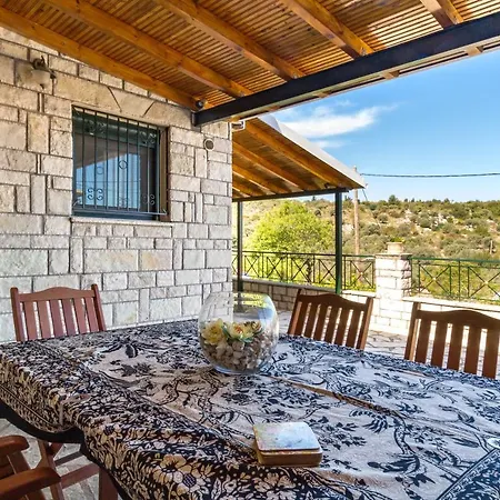 Konstas Stone Island House In Meganisi Holiday home Spartokhorion