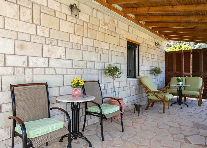 펜션 Konstas Stone Island House In Meganisi
